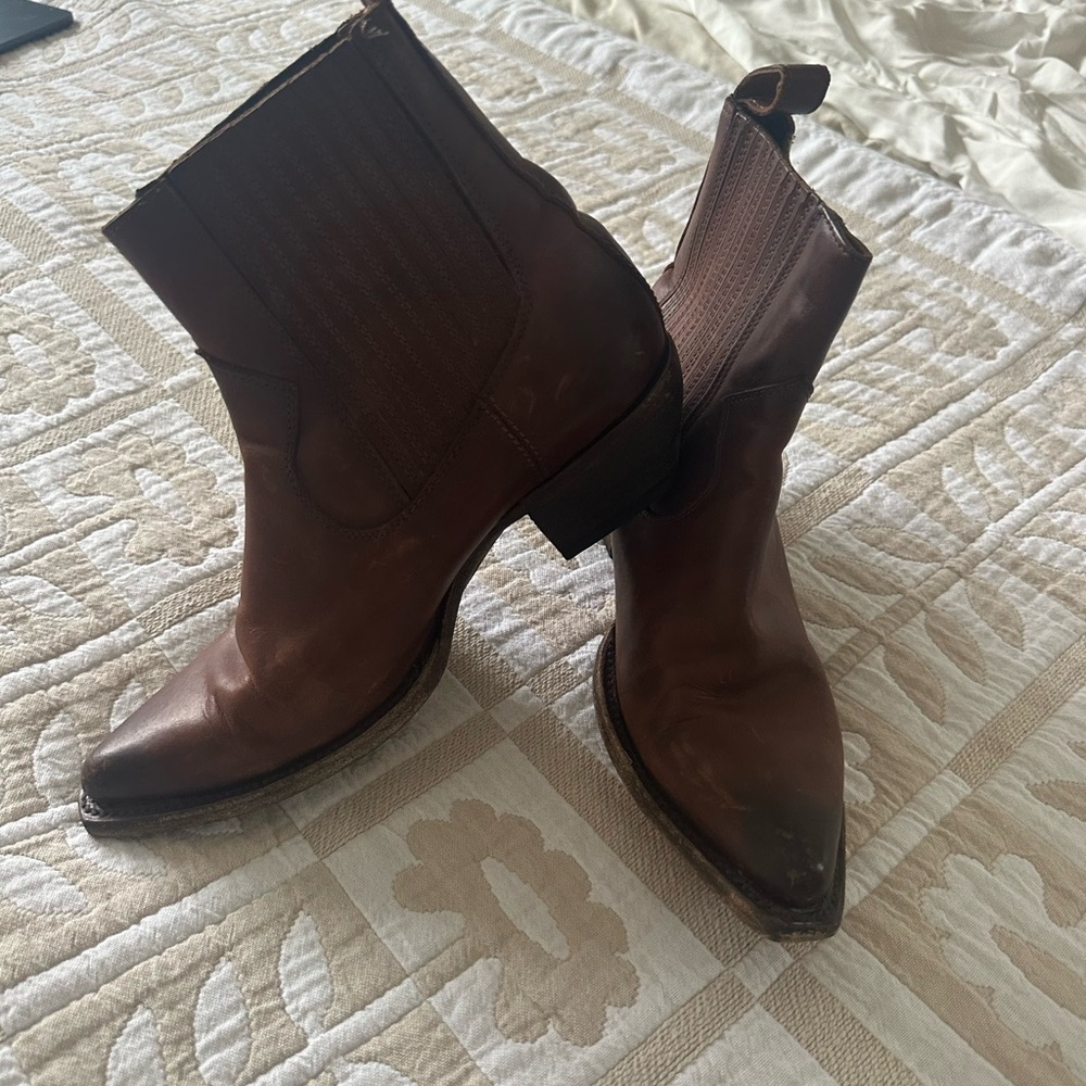 Frye Leather Sacha Chelsea Moro Boot - 6.5 Women’s